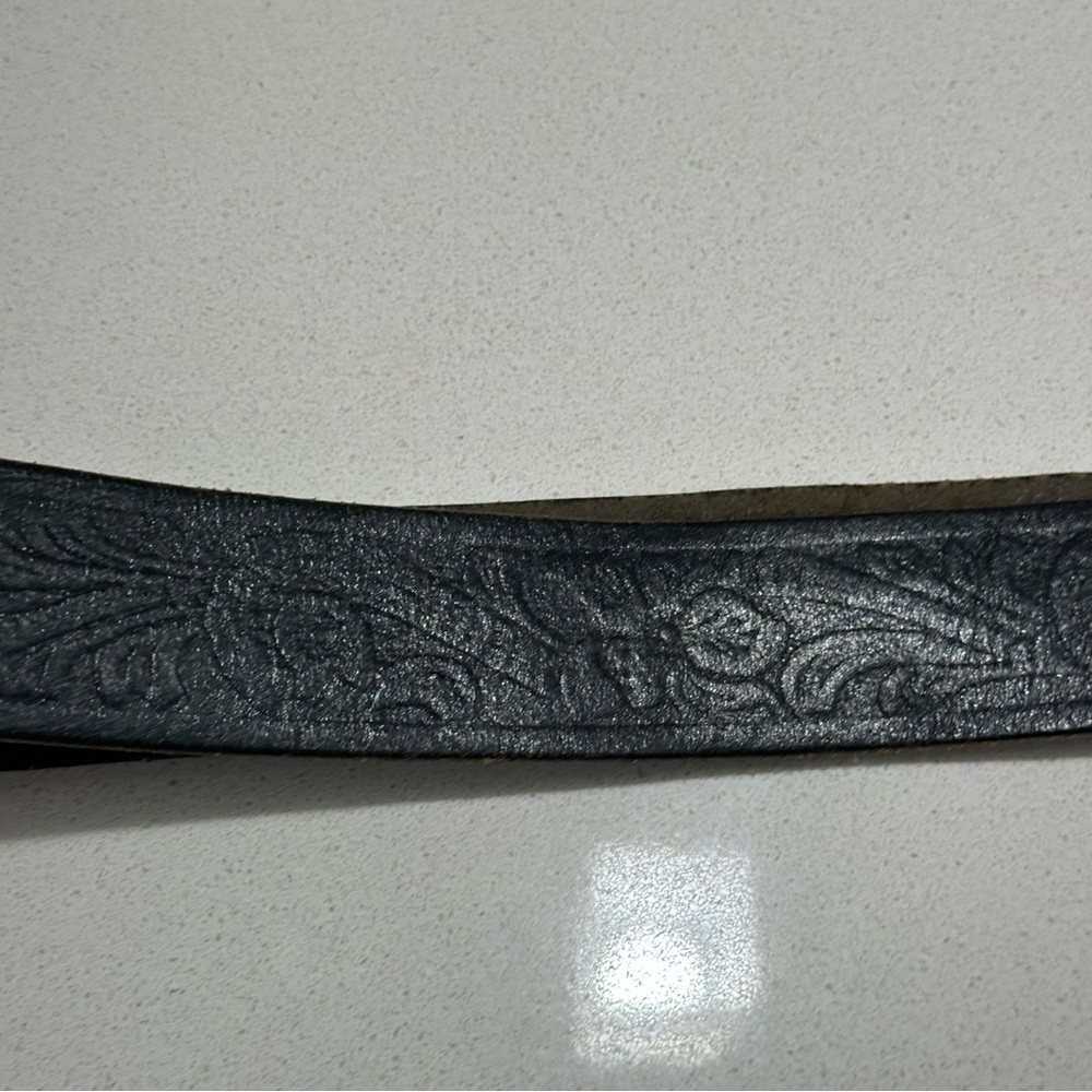 Hand tooled raw hide leather belt with brass buckle size large made in 🇨🇦